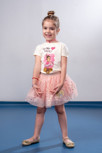 Dečije majice balerina, devojčica nosi majicu sa balerinom. Sportanac majice